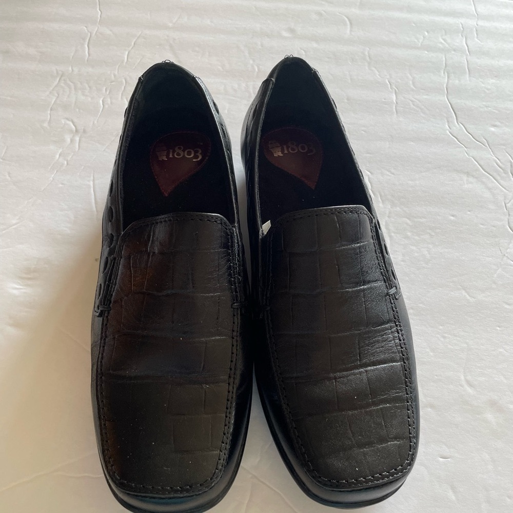 1803 Handmade in Portugal Leather Ladies Loafers - Picture 2 of 5